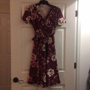 Burgundy midi floral dress with pockets and belt